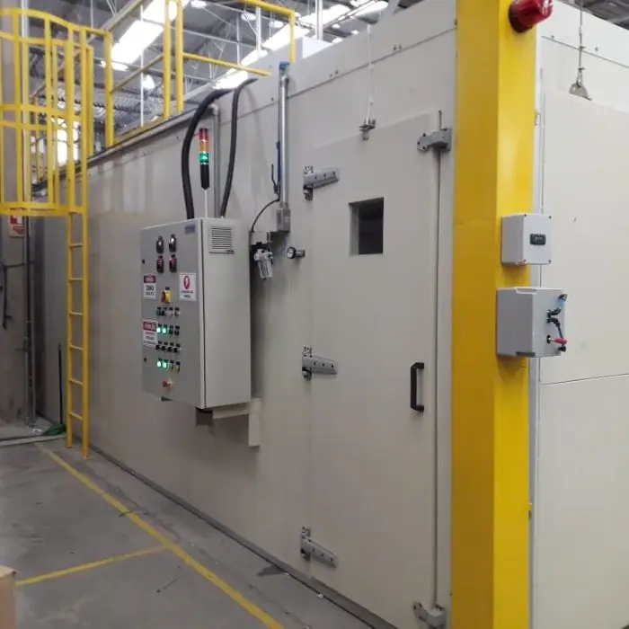 Forno elétrico industrial para tratamento térmico